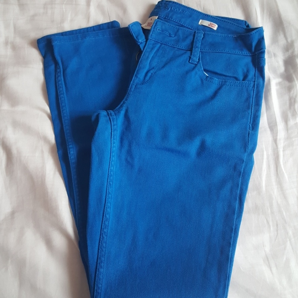 *SOLD* Junior's/women's Blue Arizona Skinny Jeans